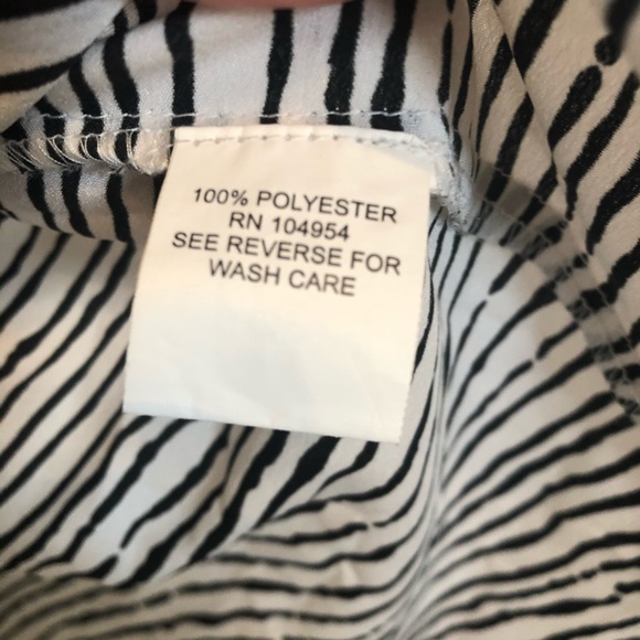 Antilia Femme Zebra Print Blouse Size Small Hi Lo - Picture 4 of 5